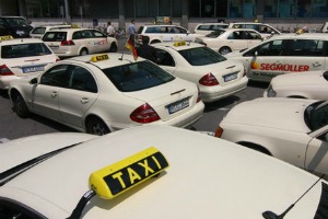 Les eurodéputés fustigent la Suisse pour ses quotas sur les travailleurs et ses restrictions sur les taxis